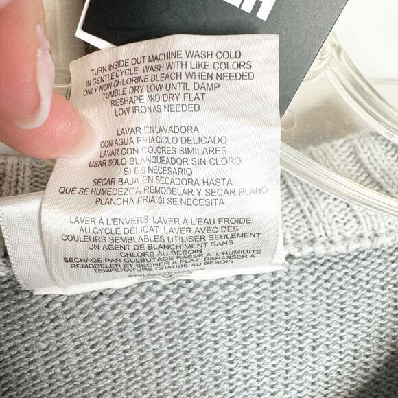 HBO Game Of Thrones Winter Is Here Direwolf House Stark Sweater Women’s Size XL - Picture 6 of 6